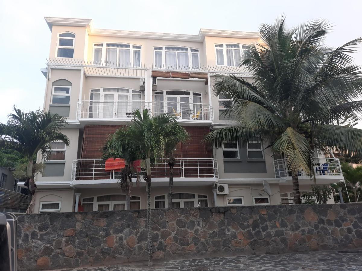 Ocean Drive Studio, Next To The Beach Grand Baie Bagian luar foto