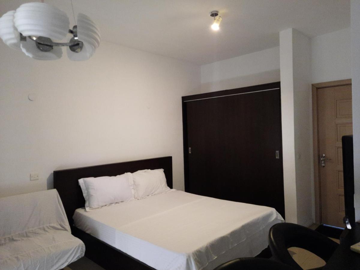 Ocean Drive Studio, Next To The Beach Grand Baie Bagian luar foto